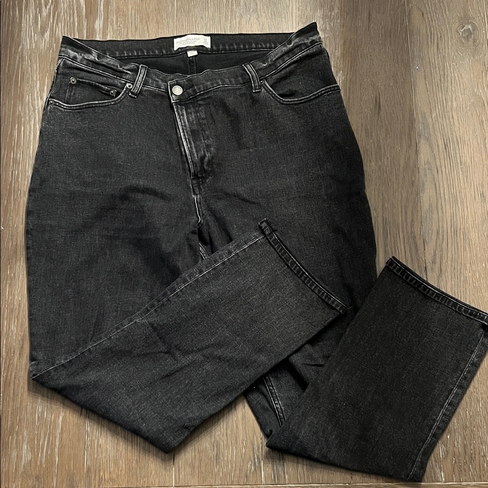 Abercrombie & Fitch Black 90’s Slim Straight Ultra High Rise Denim